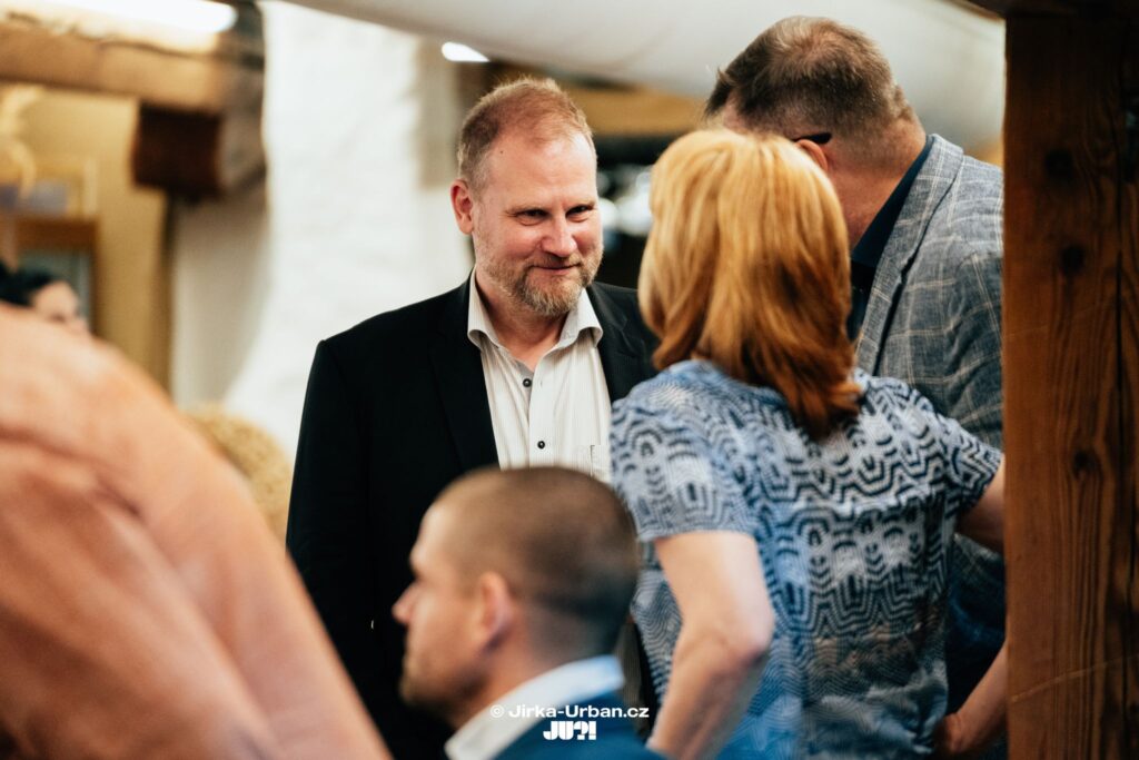 Tomáš Burda na konferenci – profesionální vyjednavač a popularizátor vyjednávání a mediace